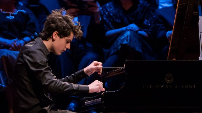 Aidan Mikdad (pianorecital) — muziek in Etten-Leur