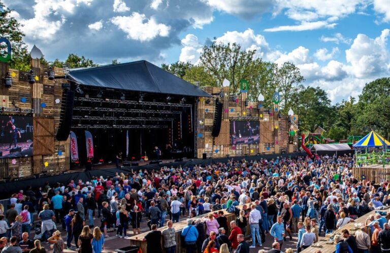 Hanneke Drenth en Dianne Liesker – Tis Hier Geen Hotel 3 — festival in Etten-Leur