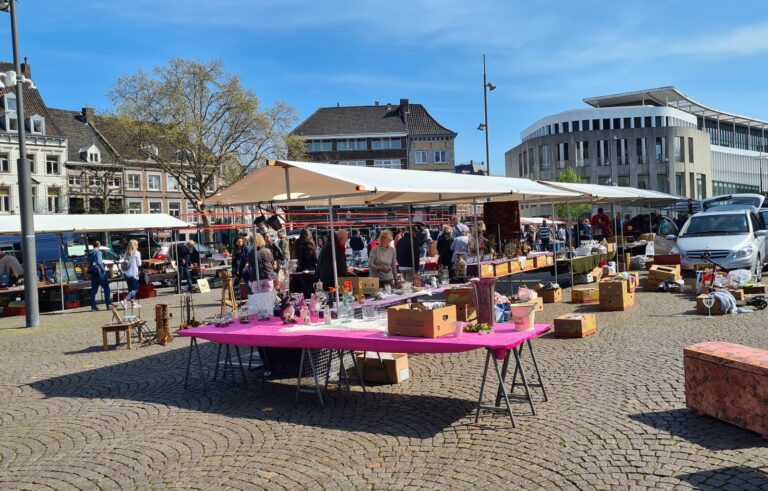 Koopzondag — braderie-en-jaarmarkt in Etten-Leur